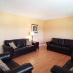 jaki kolor ścian do ciemnych mebli i jasnej podłogi